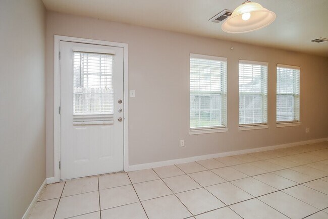Building Photo - 4959 N Cancun Dr