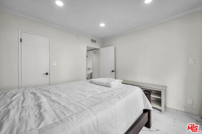 Building Photo - 1300 Midvale Ave