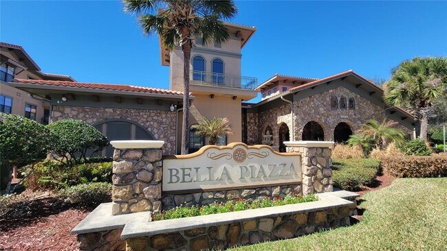 Building Photo - 914 Charo Pkwy