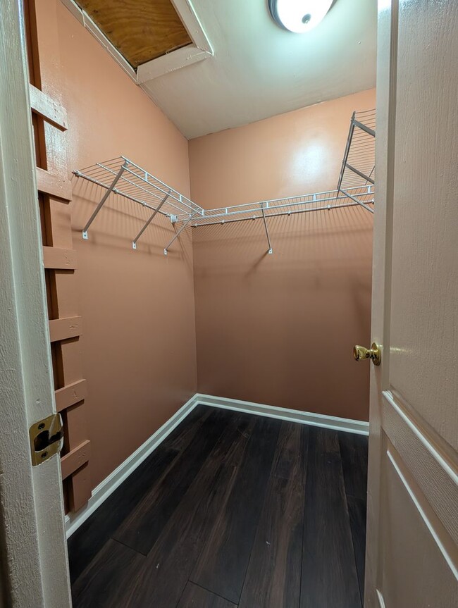 Building Photo - 4208 Chalet Cir NW
