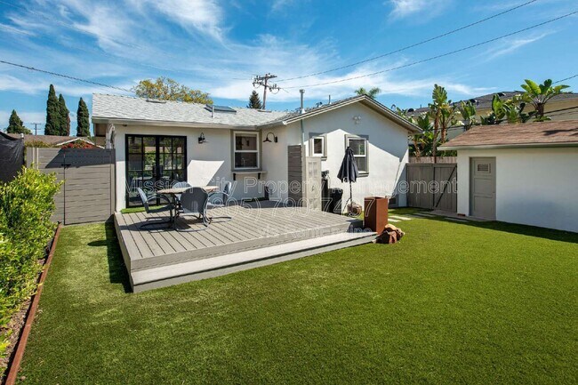 Building Photo - 337 E Calle Laureles