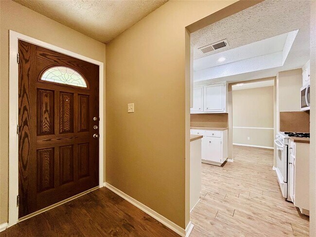Building Photo - 1508 Thornridge Rd