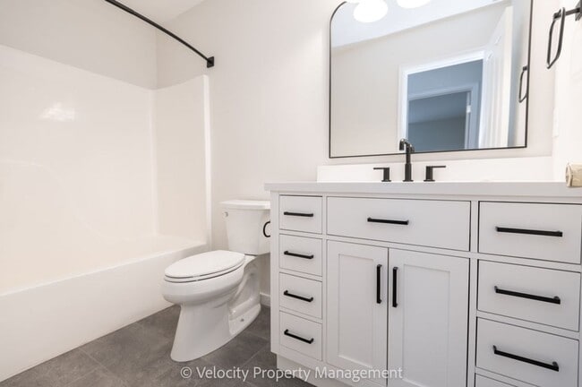 Building Photo - Remodel SW Redmond Home