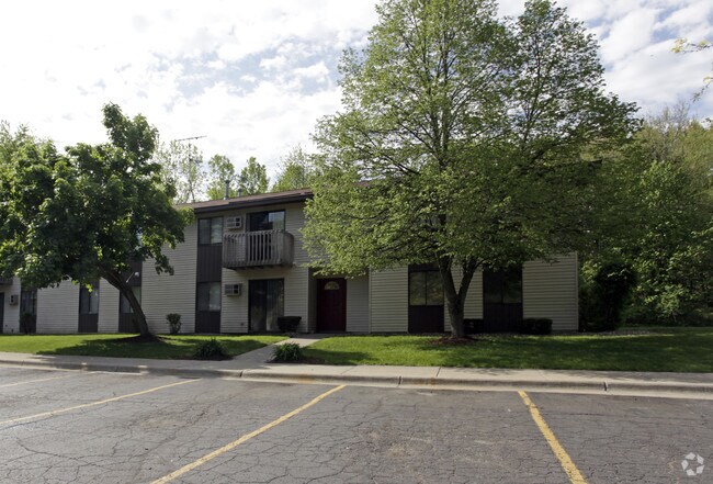 Building Photo - Lake Wind Apartments