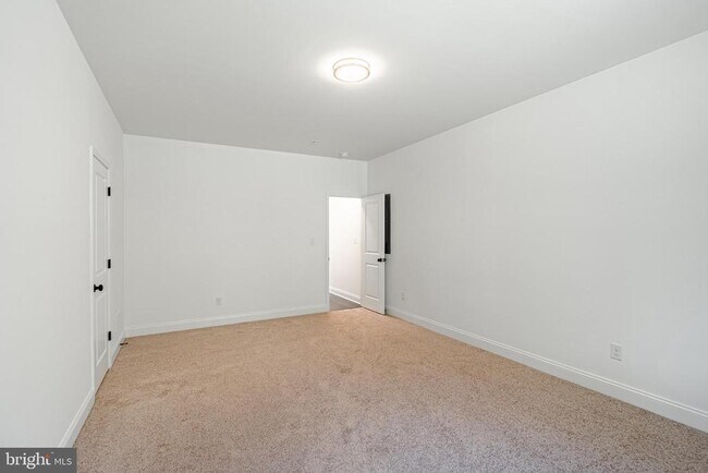 Building Photo - 117 Colwell Ln