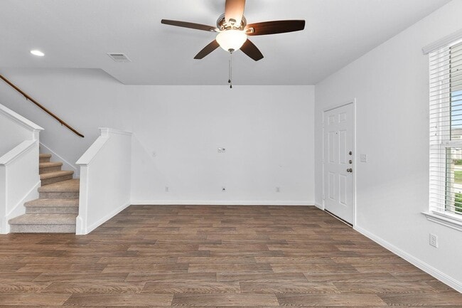 Building Photo - 213 Michaelis Dr