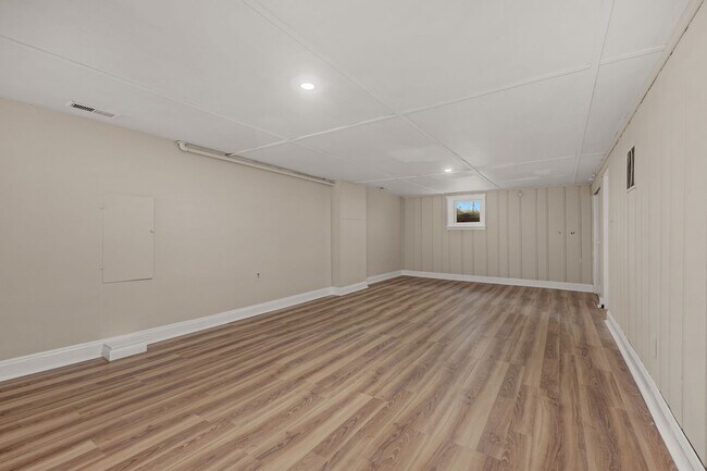 Building Photo - 2802 Berwick Ave
