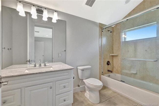 Building Photo - 311 SE Cardinal Way