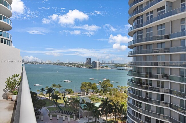 Building Photo - 1800 N Bayshore Dr