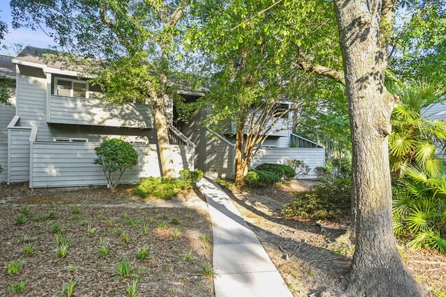 Building Photo - 1174 Village Creek Ln