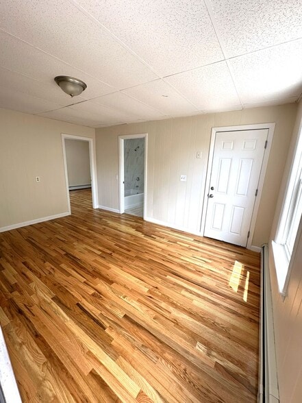 Building Photo - 98 Japonica St