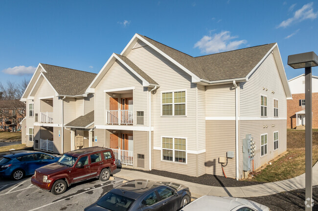 Primary Photo - Crossroads Apartments