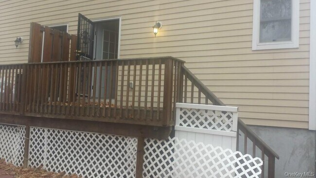 Building Photo - 622 S 6th Ave