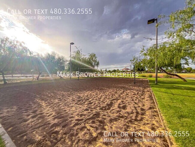 Building Photo - 1648 E Canyon Way