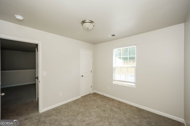 Building Photo - 306 Blackfoot Trail