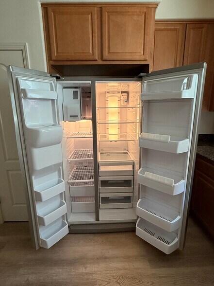 Refrigerator - 677 Luz del Sol Loop