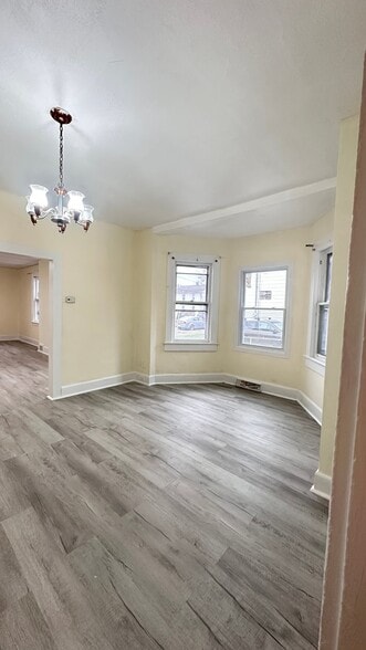 Building Photo - 612 Court St