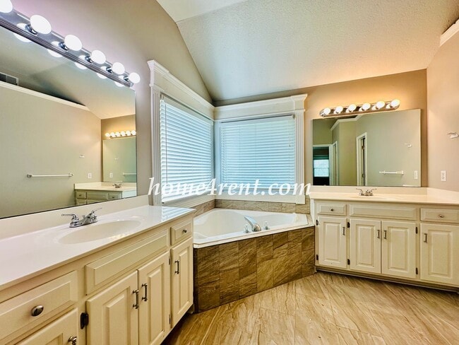 Building Photo - Blue Valley Schools, Walking Distance to Elementary School and Neighborhood Pool!
