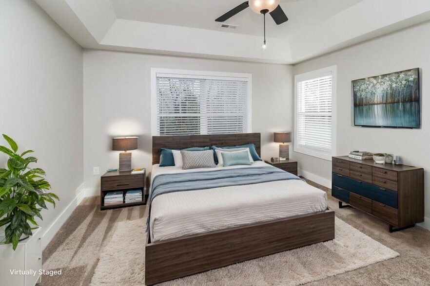 Building Photo - 528 Hillandale St NE