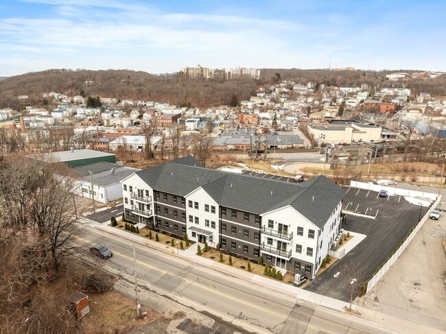 Building Photo - 631 Franklin St