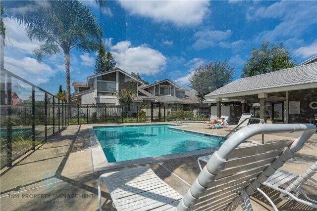 Building Photo - 1133 Golden Springs Dr