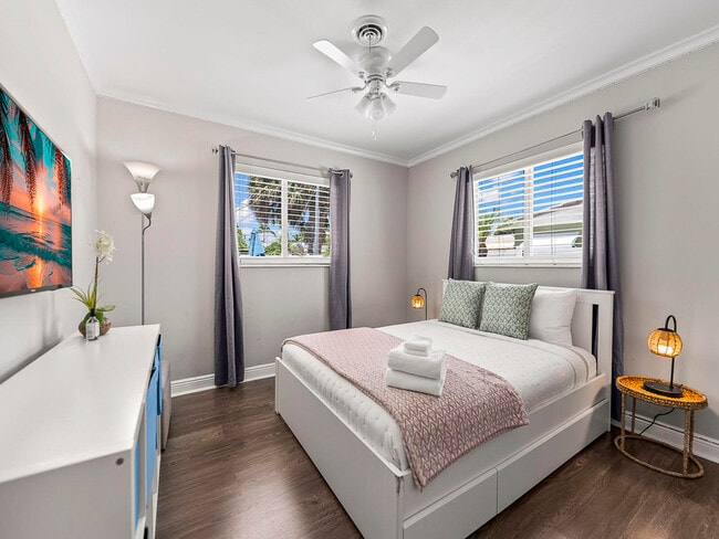 Building Photo - 801 SE 14th St