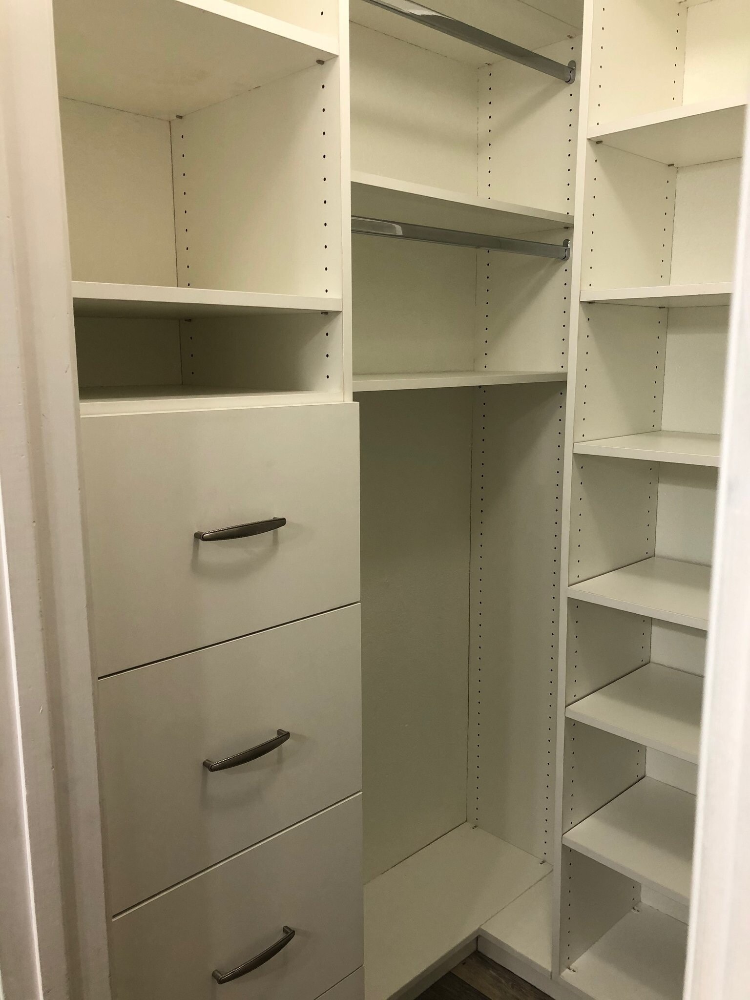 Building Photo - 5125 Willowview Ct