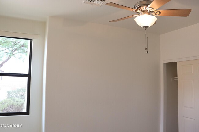 Building Photo - 984 Marchbanks Dr
