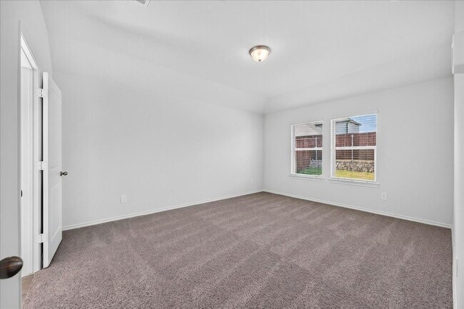 Building Photo - 717 Sweet Pea Dr