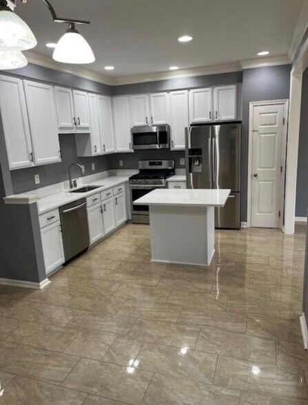 Building Photo - 46678 Cavendish Sq