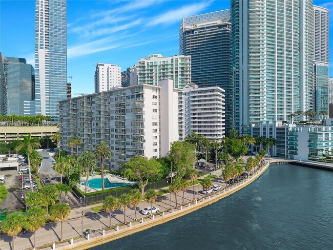 Building Photo - 1408 Brickell Bay Dr