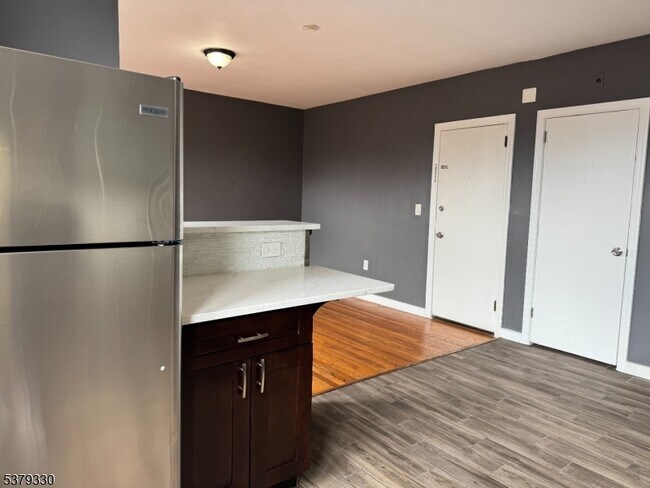 Building Photo - 78 Carmer Ave