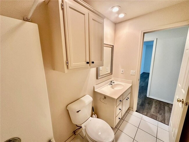 Building Photo - 14902 Dutchmans Dr