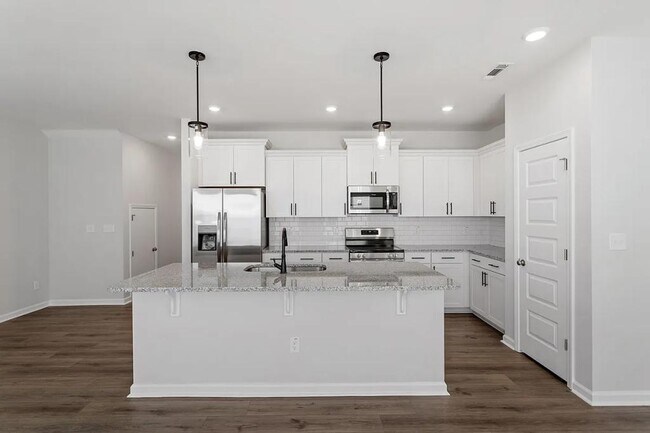 Building Photo - 51 Pansy Pk