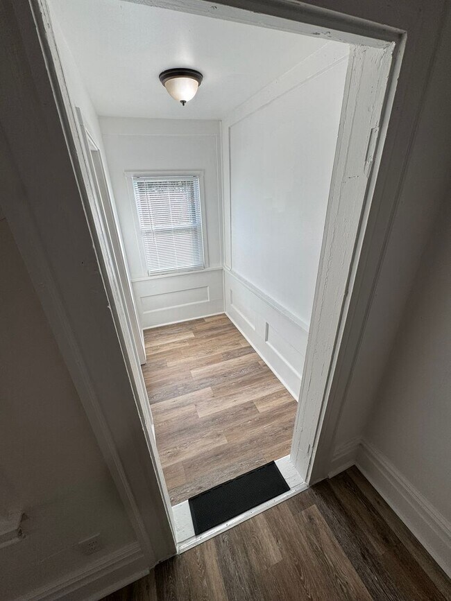 Building Photo - Enormous Completely Updated 4-Bedroom 1-Bath House w/ Flat Yard!!!