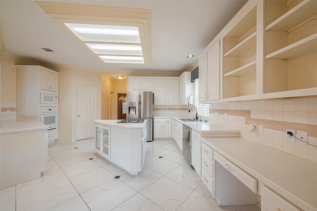 Building Photo - 1914 Rosebay Ct