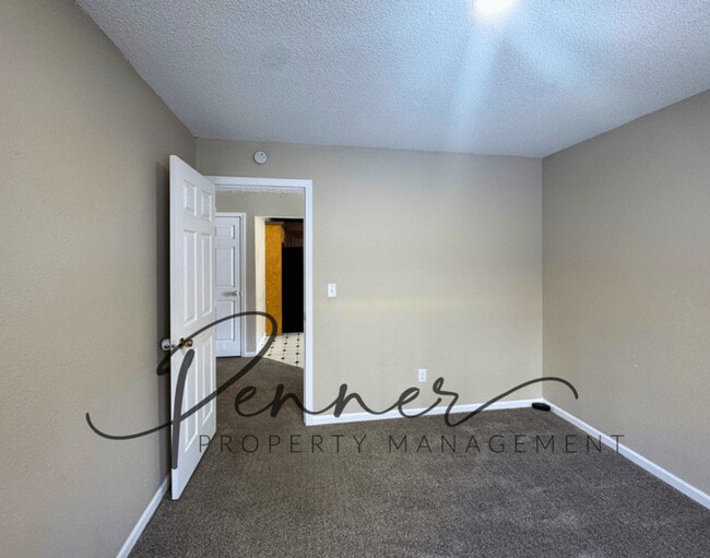 Building Photo - 401 NE Austin St