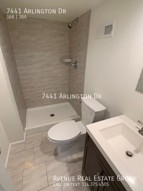Building Photo - 7441 Arlington Dr