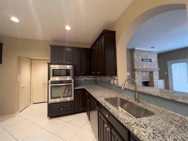 Building Photo - 8628 Forest Glen Dr