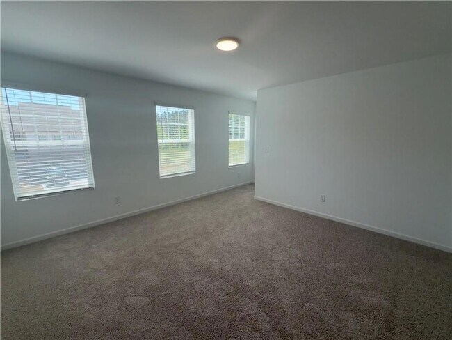 Building Photo - 214 Kinship Dr