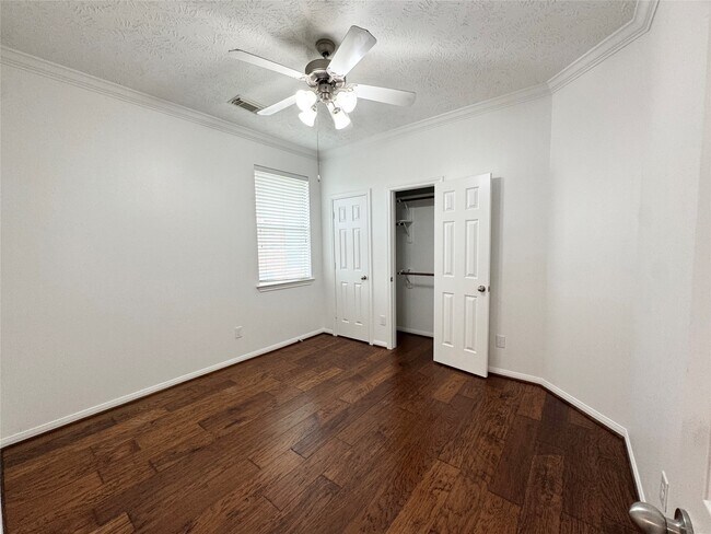 Building Photo - 24234 Lake Path Cir