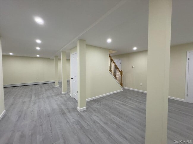 Building Photo - 20-A Apple Bee Farm Ln