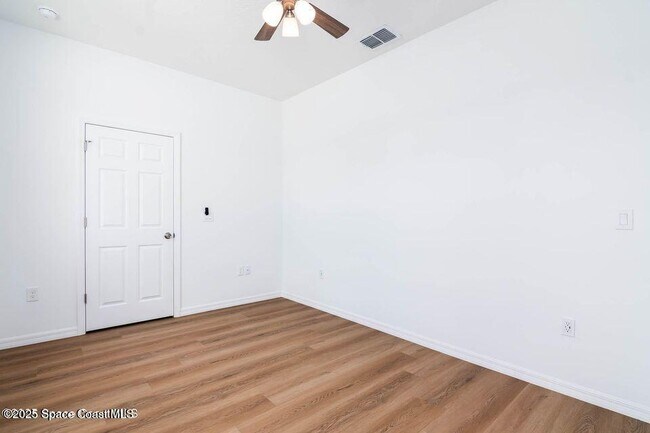 Building Photo - 1658 Hamilton Ave SW
