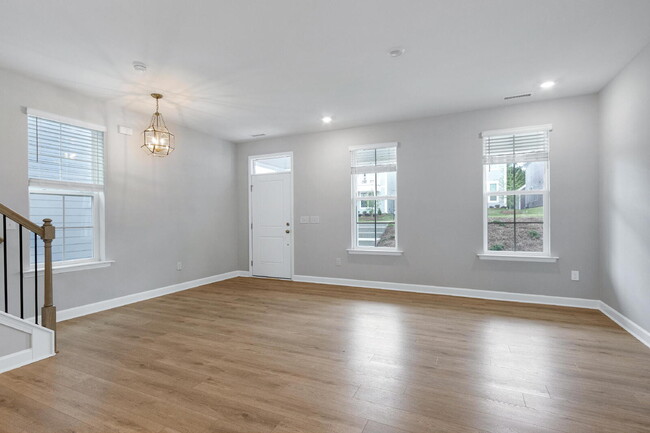 Building Photo - 712 Georgias Landing Parkway