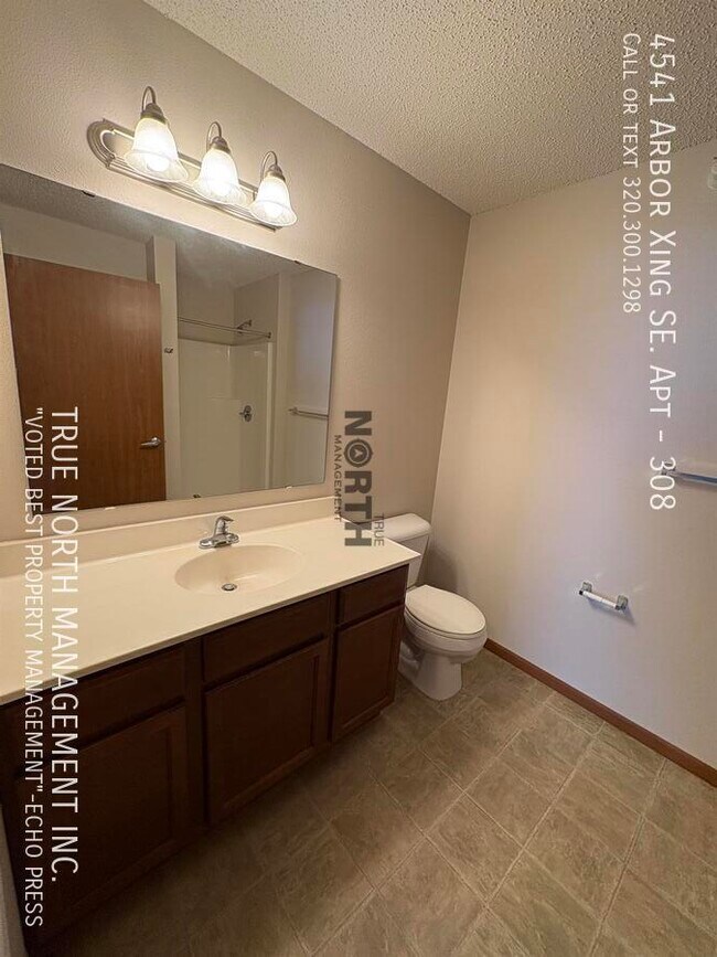 Building Photo - 4541 Arbor Xing SE