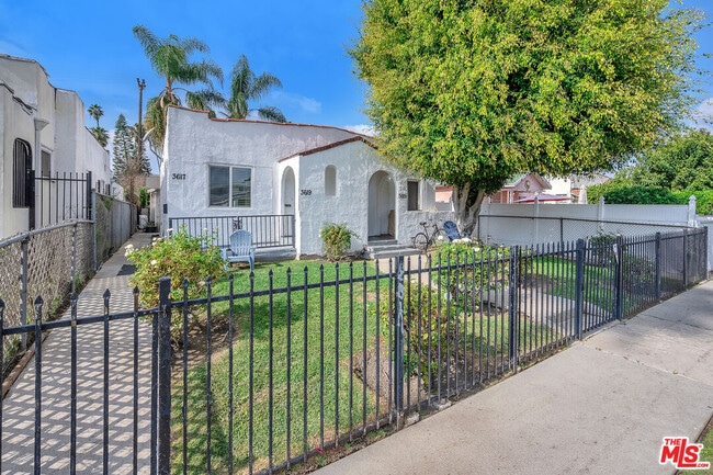 Building Photo - 3619 9th Ave