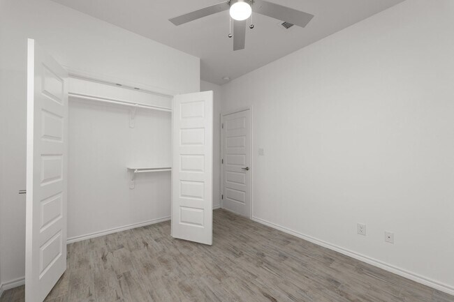 Building Photo - 2718 Maria Dr