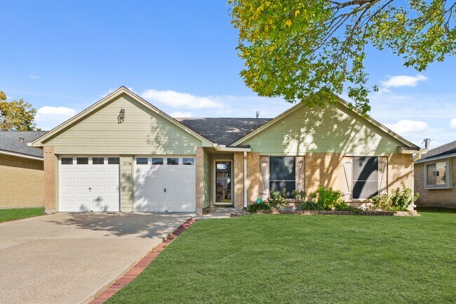 Primary Photo - 3877 Pecan Cir