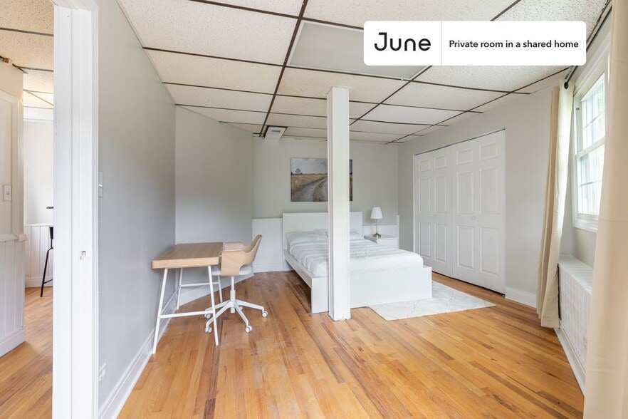 Building Photo - Room in Shared 4 bed/2 bath home