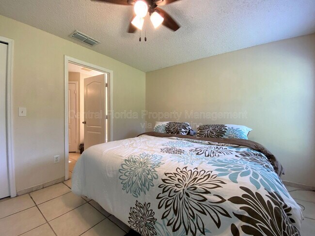 Building Photo - 4417 Waterside Pointe Cir